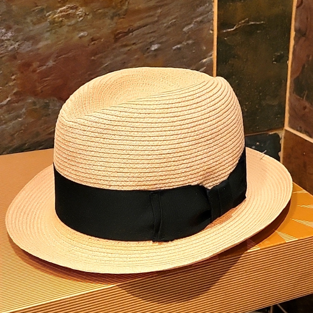 Size 7 Fedora by Flechet